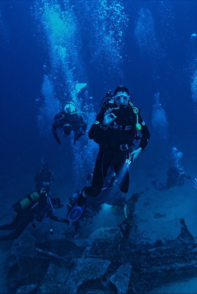 Mozambiques Bazaruto Archipelago: Dive Among Coral Reefs And Dugongs. Mozambiques Bazaruto Archipelago: Dive Among Coral Reefs And Dugongs.